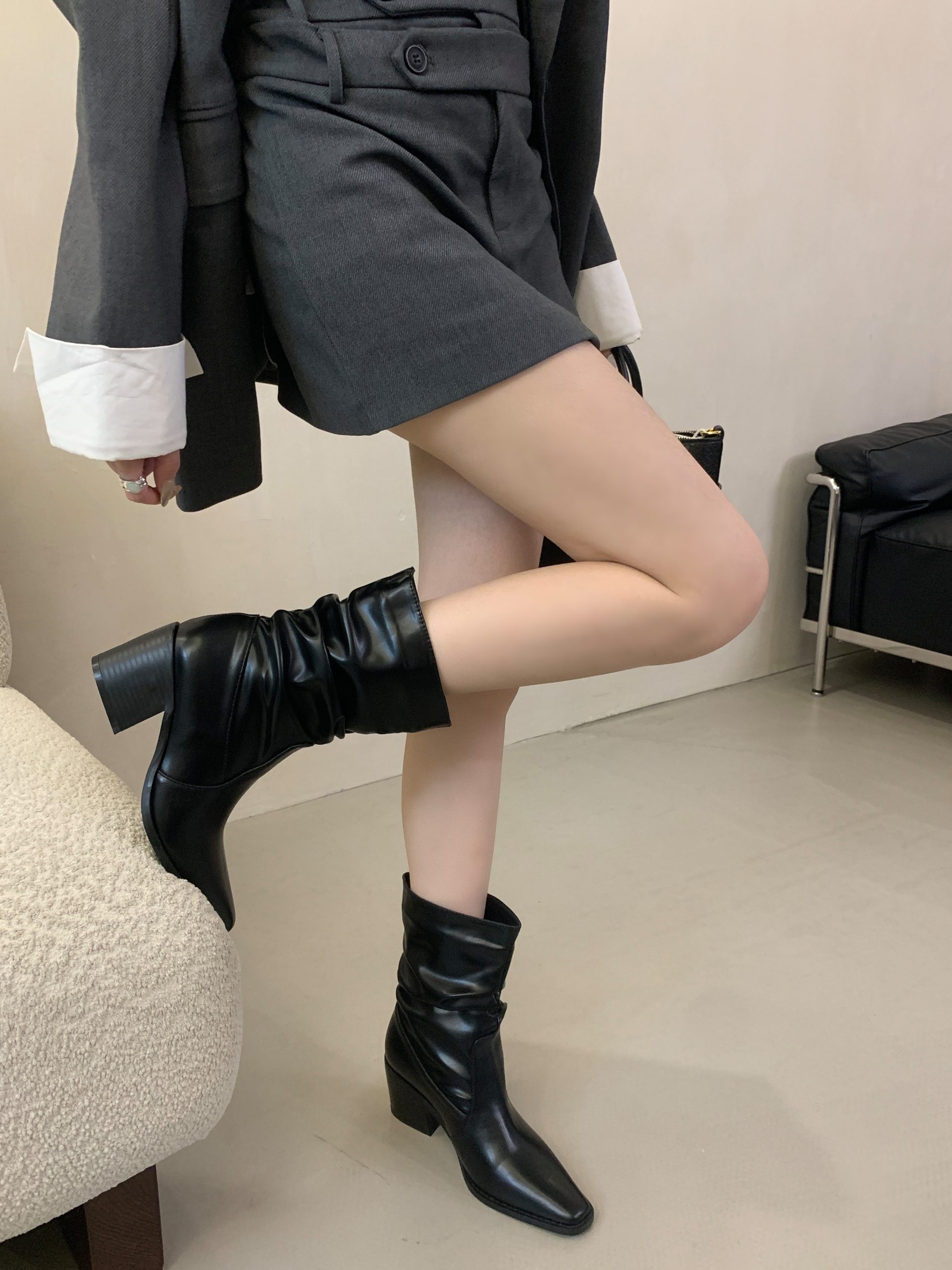 25 Retro Pointed Toe Chunky Heel Stretch Slim Boots Women British Mid Calf Folded Stacked Boots Korean Fashion Short Boots - Image 3