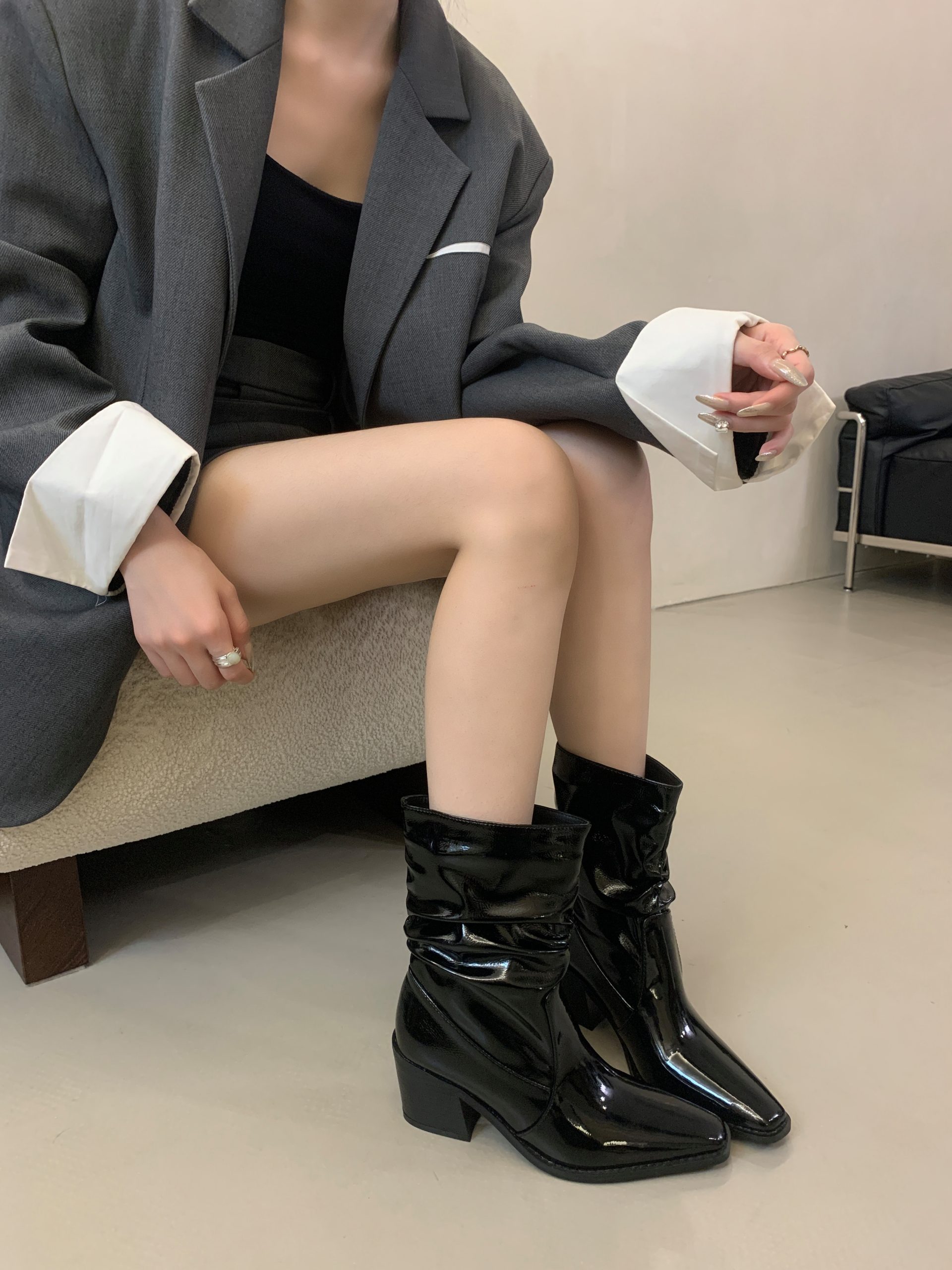 25 Retro Pointed Toe Chunky Heel Stretch Slim Boots Women British Mid Calf Folded Stacked Boots Korean Fashion Short Boots - Image 4